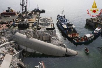 Undici anni fa il crollo della Torre Piloti nel Porto di Genova