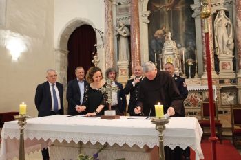 Il Comune della Spezia e la Famiglia Lia donano la Croce Argentea del XIV secolo alla Repubblica di Croazia