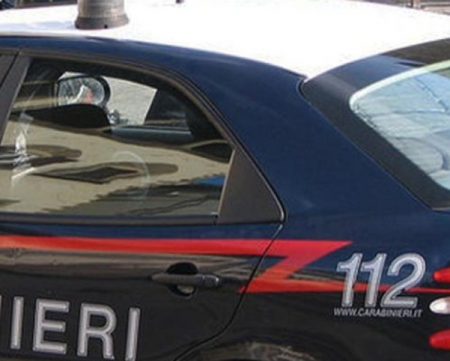 Lite tra due adolescenti, intervengono i carabinieri