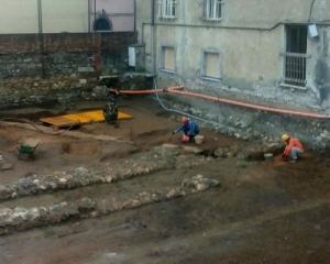 Sarzana, visita agli scavi dietro il Teatro degli Impavidi