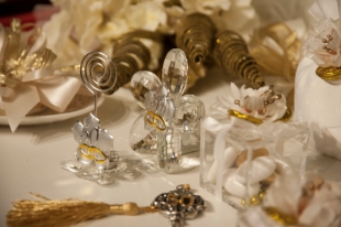 Anniversari, nozze d&#039;argento e d&#039;oro Pontedera. Donatella e Laura decorazioni