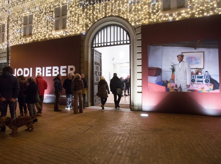La mostra di Jodi Bieber in Fondazione chiude tra gli applausi di pubblico e critica