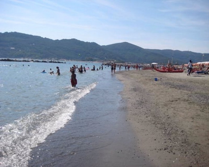 Spiaggia di Marinella, convenzione con il Consorzio Riviera di Luni