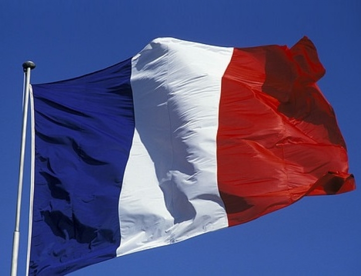 La bandiera della Francia sul Comune di Bolano, la Lega: &quot;Sceneggiata ideologica&quot;