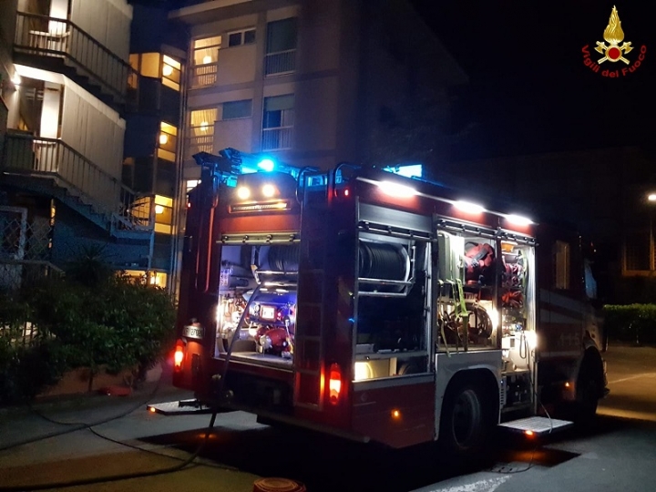 Incendio in un hotel della Spezia, evacuate 80 persone