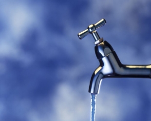Tariffe acqua, CGIL: “Non si scarichino i costi sui cittadini”. Nel 2014 aumenti di oltre il 6%