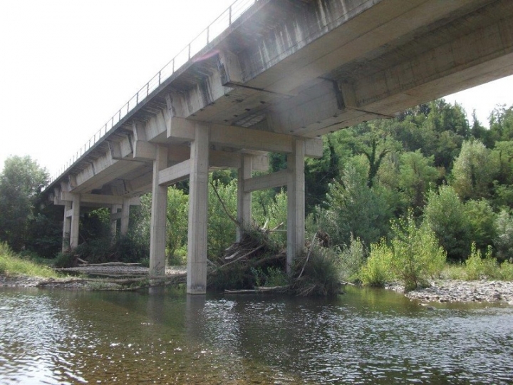 Chiuso il ponte tra Beverino e Cavanella Vara