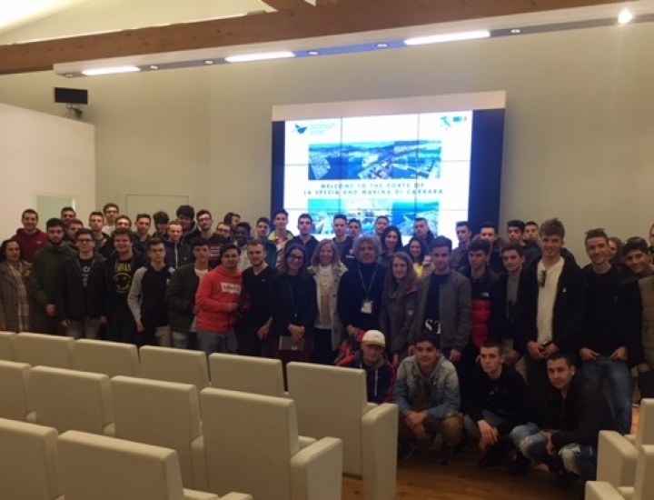 Cinquantadue studenti di Parma hanno visitato il Porto della Spezia