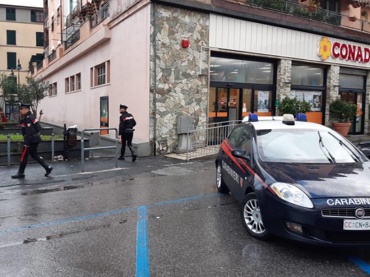 Servizi antidroga in centro a Sarzana: arrestato pusher