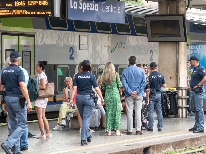 Controlli anti-borseggio in stazione, denunciate due ragazze