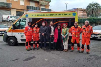 L&#039;associazione B52 dona alla P.A della Spezia una carta prepagata per l&#039;acquisto di beni di prima necessità per le famiglie in difficoltà