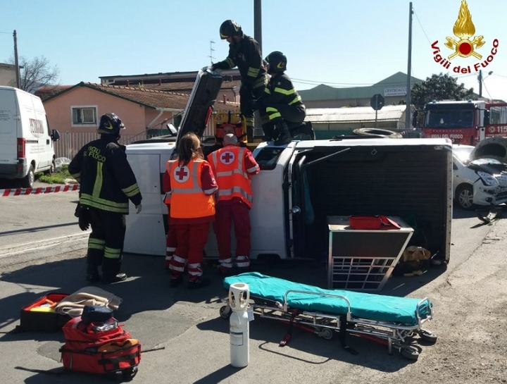 Incidente a Vezzano Ligure, serve l&#039;intervento dei Vigili del Fuoco