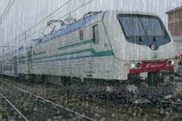 Maltempo, rallentamenti sulla linea ferroviaria La Spezia - Pisa
