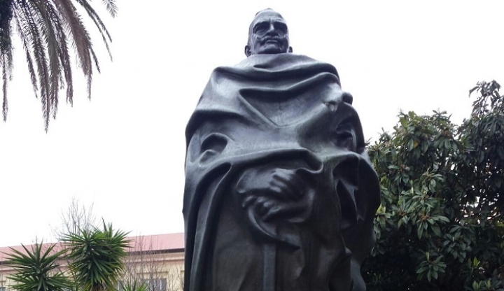 Giovani Comunisti: &quot;Rimettere la statua di Costanzo Ciano vicino al Comune è un affronto alle vittime del fascismo&quot;