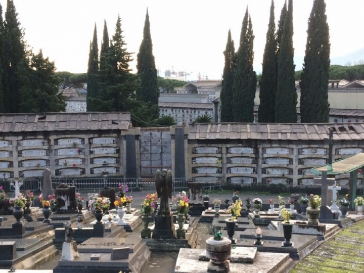 Coronavirus, chiusi i cimiteri nel comune della Spezia