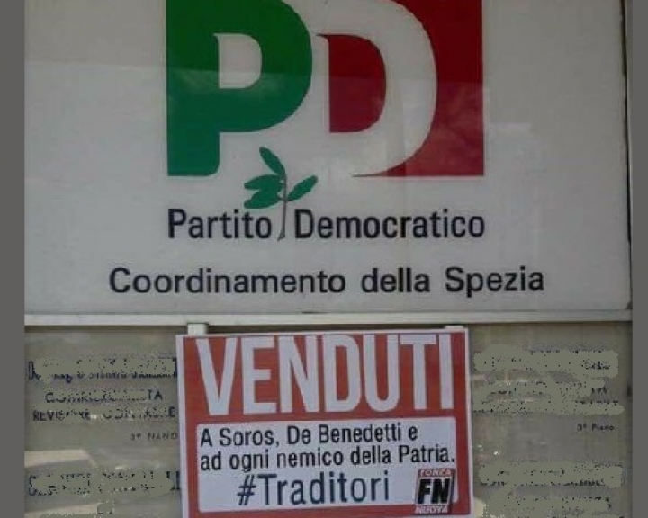 Cartello a firma Forza Nuova sotto la sede spezzina del PD, Pecunia: “Non abbassiamo la guardia”
