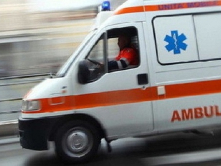 Incidente stradale a Bolano, un&#039;auto si scontra con una moto
