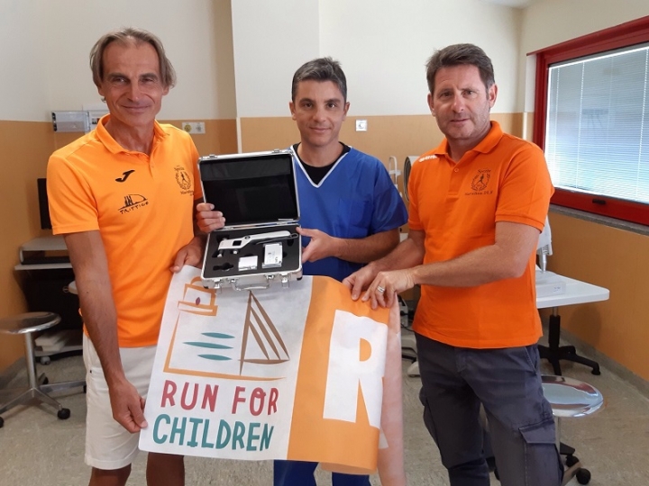 Run for children 2018: donato un apparecchio medico all&#039;Ospedale di Sarzana