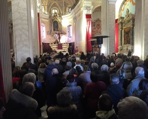 Tragedia di Gressoney: folla commossa al funerale di Fabrizio Recchia, sulle note di “High”