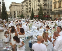 Oltre 600 persone in Piazza Verdi per la Cena in Bianco