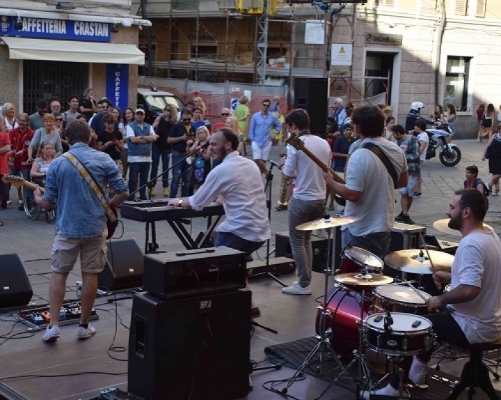 R.A.O.T. grande successo per la festa in piazza Mentana