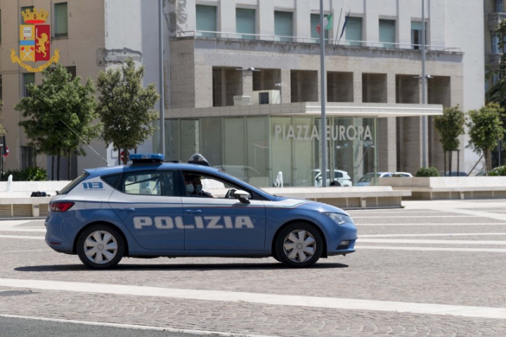 Spacciava eroina in piazza Europa, denunciato un 28enne senza permesso di soggiorno