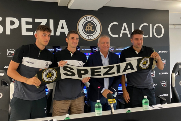 La presentazione dei nuovi giocatori dello Spezia