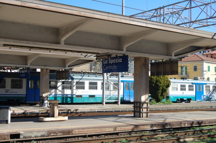 Treni fermi in stazione: investimento a Vezzano Ligure