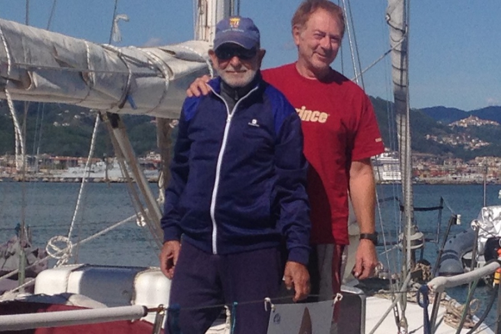 Dalla Spezia a Marina di Ravenna: a 91 anni parte in barca vela per il giro d’Italia