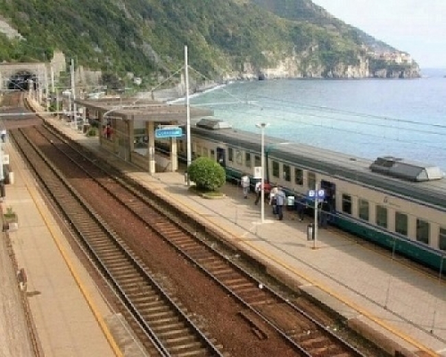 Paita e Michelucci (PD): &quot;Nuova beffa per i pendolari spezzini. Il treno promesso dall&#039;Assessore Berrino si ferma a Sestri Levante&quot;