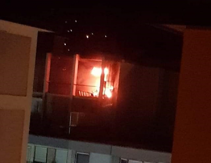 Appartamento in fiamme in via Fiume (foto)