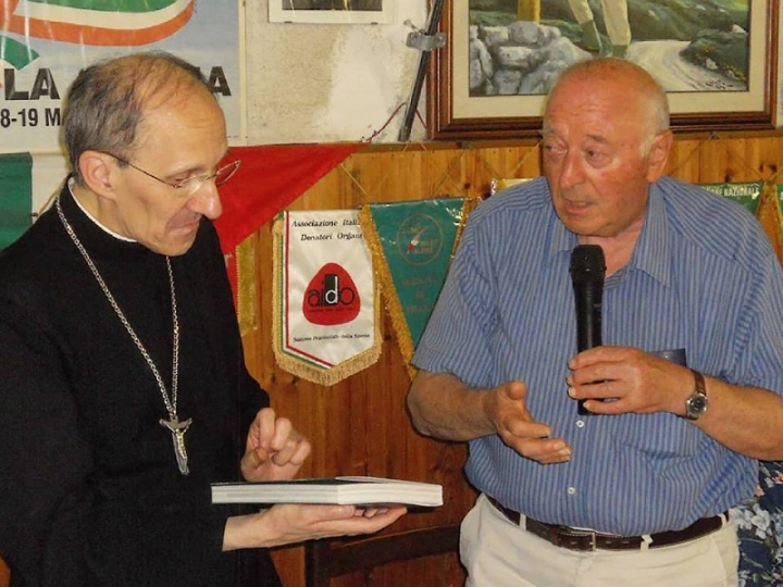 Il vescovo Palletti ospite del gruppo Spezia Centro