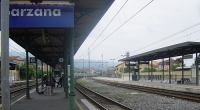 Sarzana: prima minaccia i passeggeri in stazione, poi aggredisce i Carabinieri