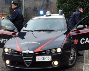 Ruba 700 euro di cosmetici, denunciata dai carabinieri