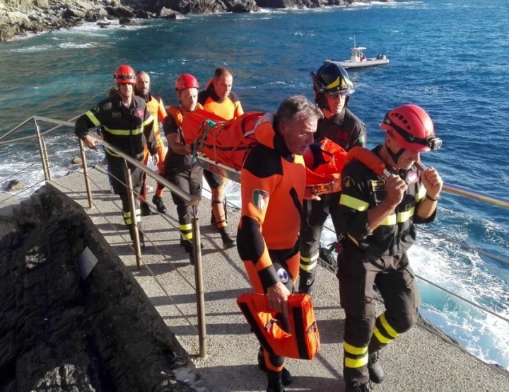 Un soccorso complicato per un turista in difficoltà a Riomaggiore