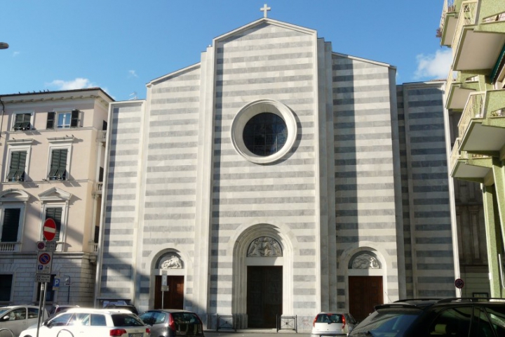 La chiesa di Santa Maria Assunta in piazza Beverini