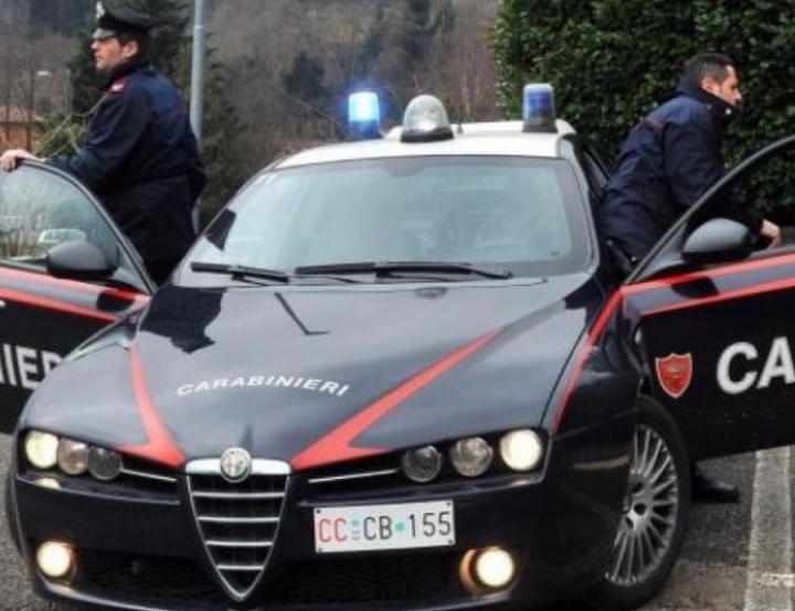 44enne ai domiciliari minaccia di morte la convivente con un coltello, arrestato dai Carabinieri