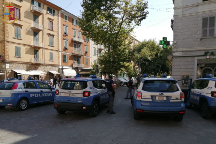 Pattugliamenti della Polizia alla Spezia e a Sarzana