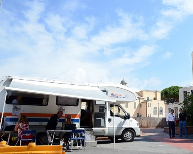 Il Fisco mette le ruote: il camper dell&#039;Agenzia delle Entrate arriva alla Spezia il 23 giugno