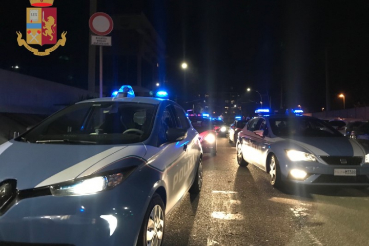 Polizia di Stato: tre arresti per tentato furto in abitazione nel centro della Spezia