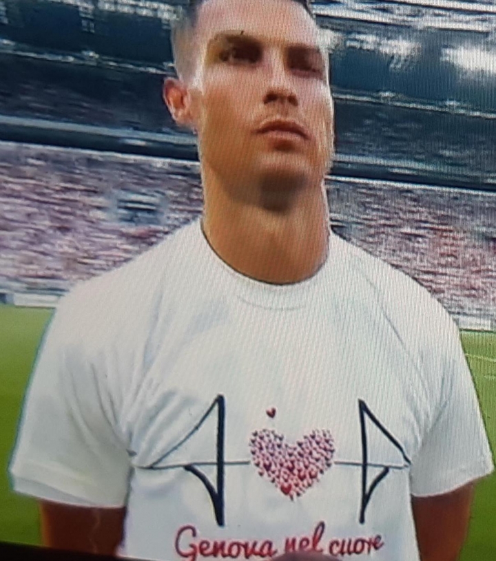 Cristiano Ronaldo ha indossato la maglia &quot;Genova nel cuore&quot;